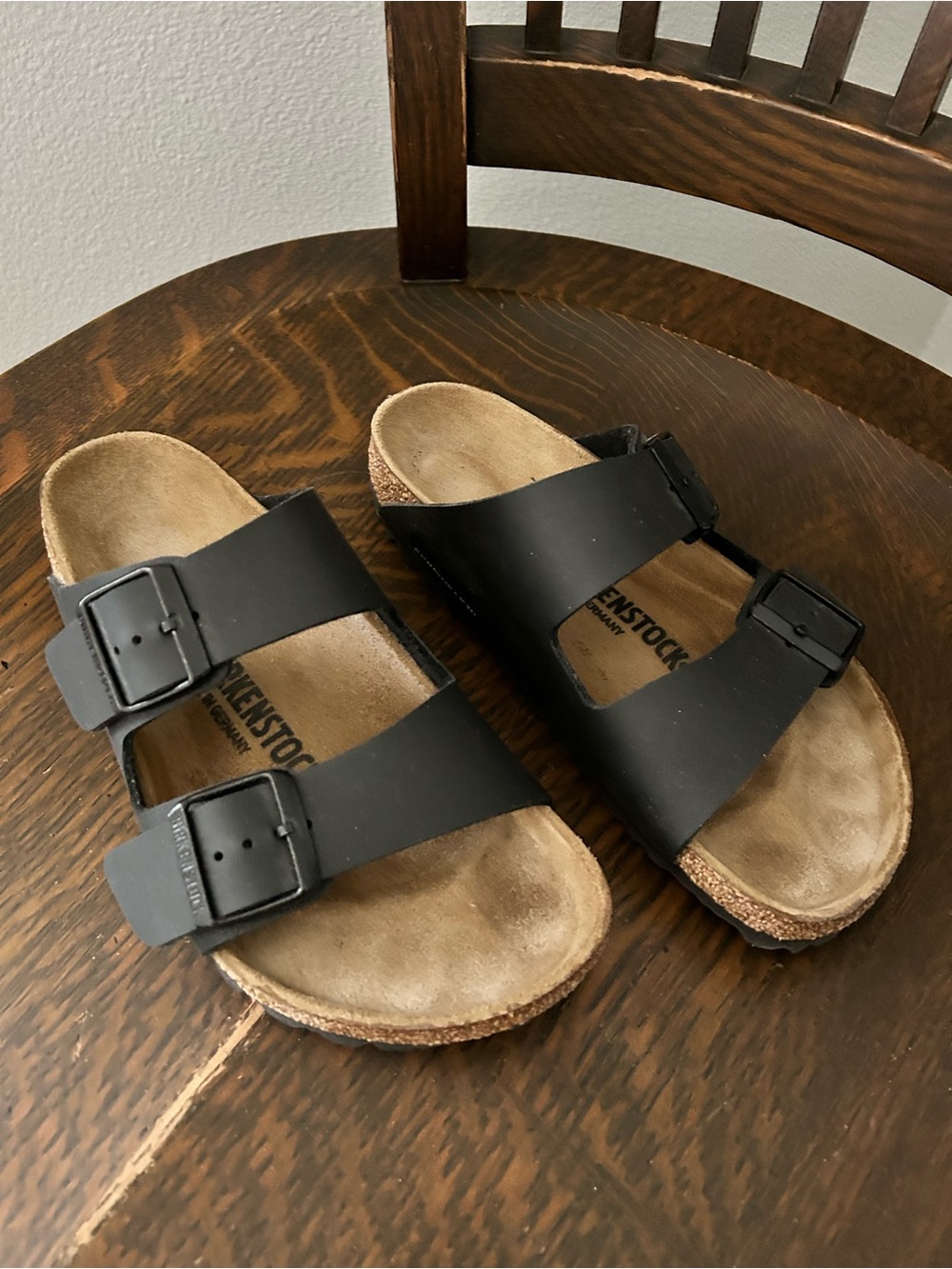 Birkenstock Arizona | Black Leather Two Strap Cork Sandals | Size 37 - Picture 3 of 6